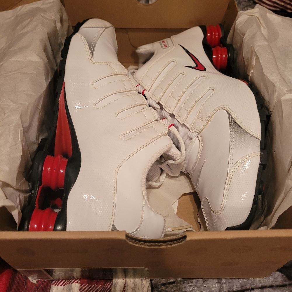Nike Shox NZ size 10.5